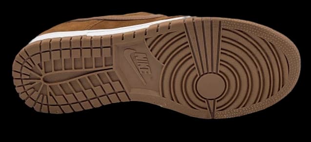 Dunk Low Marrones 3
